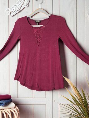 Jessica Simpson Ursula Lace-Up Top XS Burgundy Long Sleeve Boho Stretch Knit